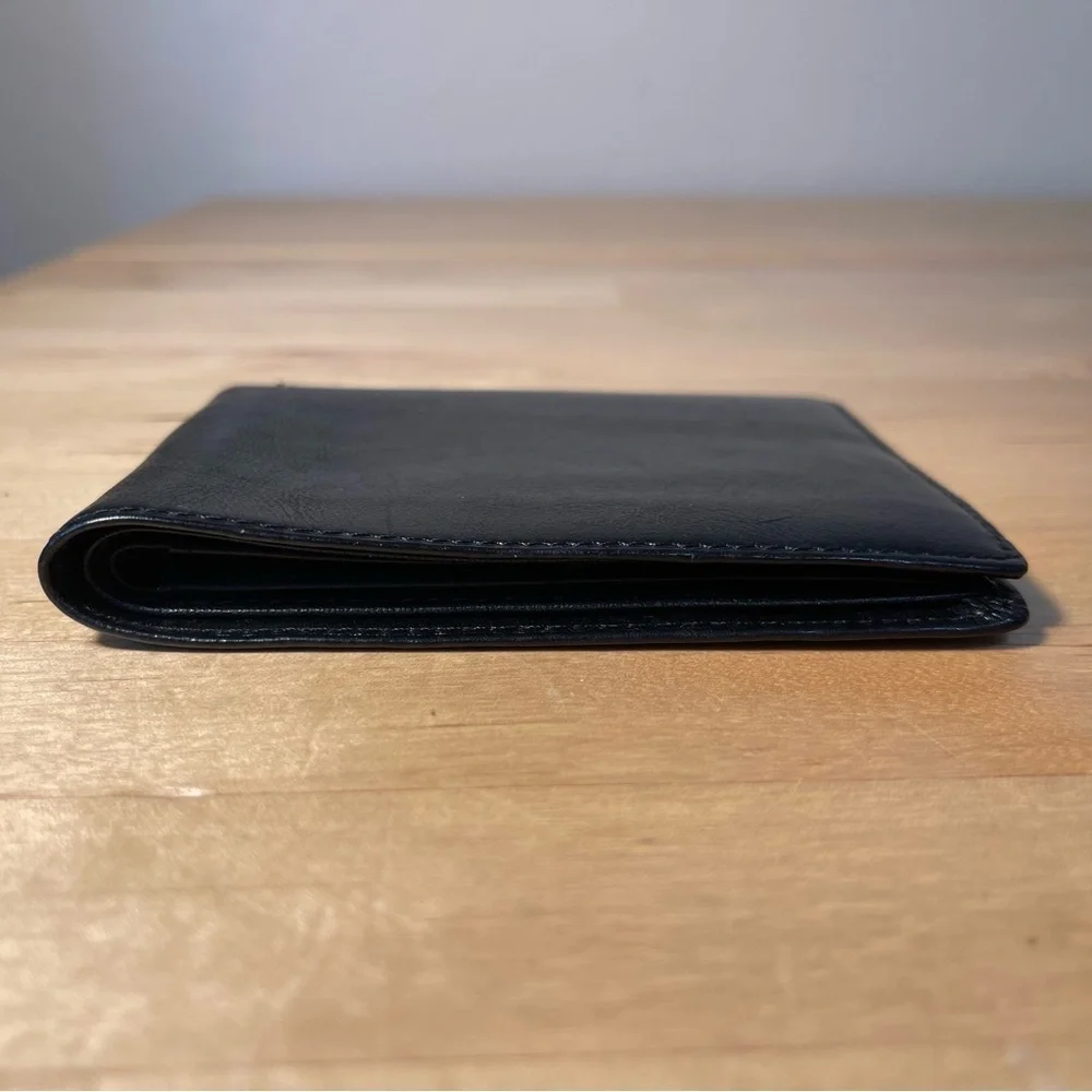 Perry Ellis Portfolio Genuine Leather bifold men's wallet